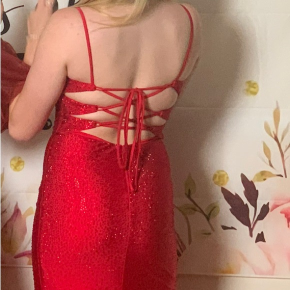 Elegant Prom -Red Graduation dress - Picture 4 of 11
